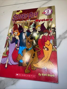 Scholastic Scooby-Doo! The Movie Star Mystery - Red and Gold Cover
